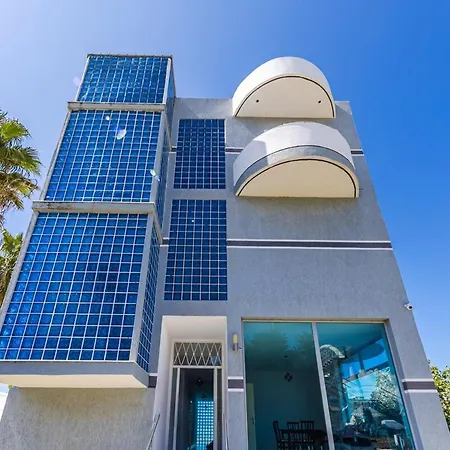 Stylish With Scenic Gardens By Pikhost Apartment *